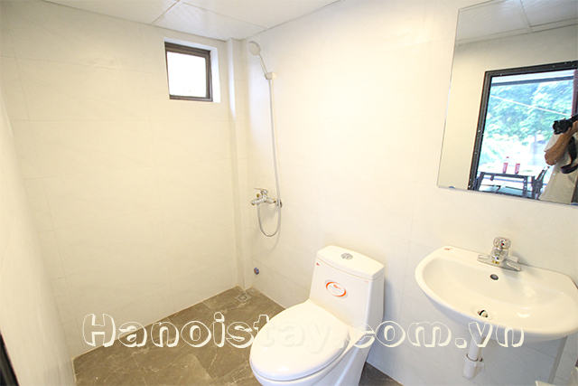 Cheap Apartment For rent in Tay Ho district, Hanoi 4