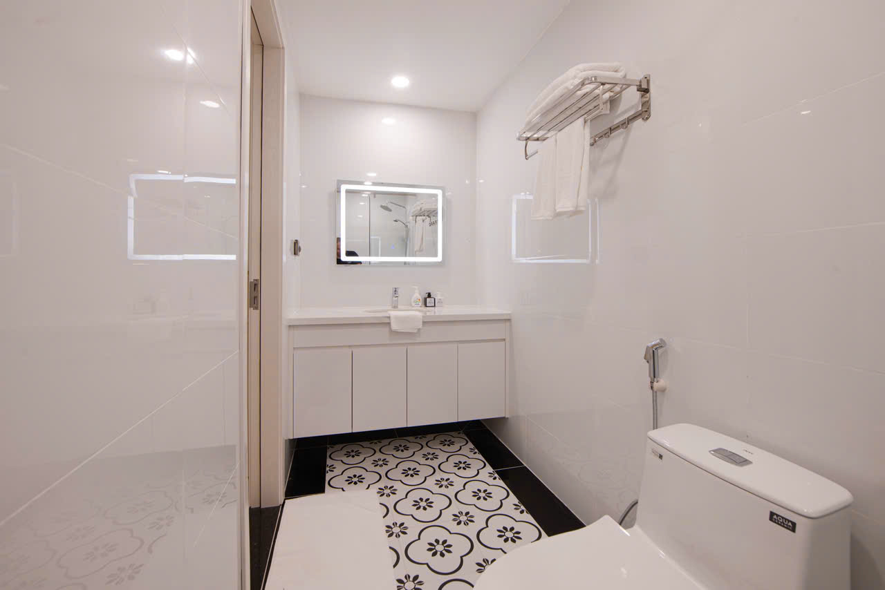 Cheap Property Rental Near Thong Nhat Park, Dong Da 5