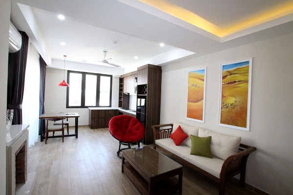 *Comfort, Privacy 01 BR Apartment Rental in Tu Hoa str, Tay Ho, Private Balcony*