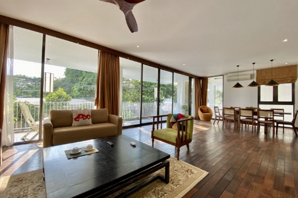 Contemporary Living: Rent this Spacious 3-Bedroom Apartment in Xom Chua, Near the Lake