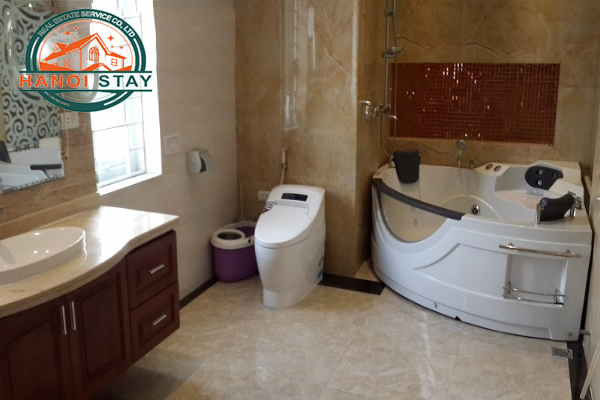 Deluxe Two Bedroom serviced Apartment For rent in Lang Ha str, Ba Dinh 13