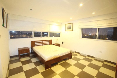 Very Bright Serviced Apartment rental near Thong Nhat Park, Hai Ba Trung