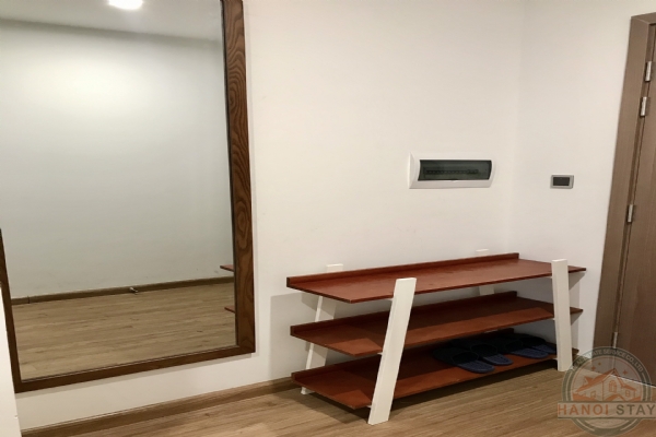 2 Nice Designed Bedroom Apartment For Rent In Vinhomes Metropolis 3