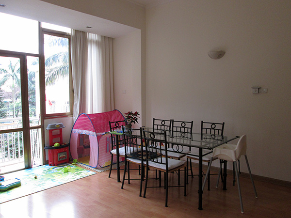 A peaceful home for rent in Tay Ho str, 1000$/month 4