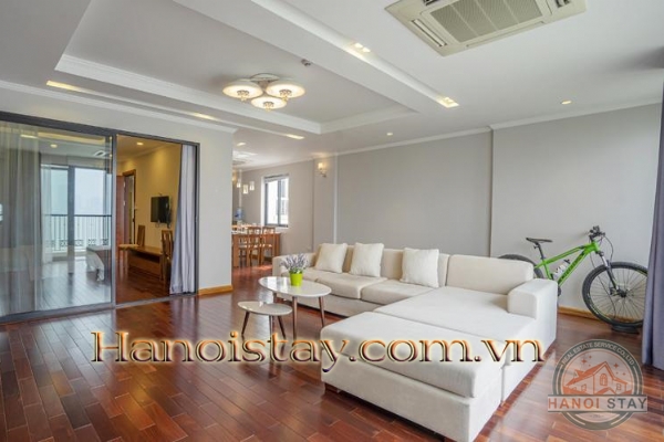 *Amazing Lakefront 02 bedroom apartment for rent in Xuan Dieu str, Tay ho* 3