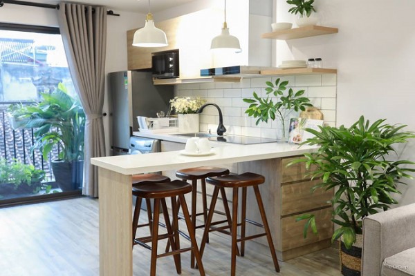 AMAZING SHINE BRIGHT 3 BR Apartment in CENTER OF DONG DA District 8