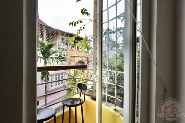 Apartment for rent in Linh Lang st, Ba Dinh, spacious living room, wooden floor 4
