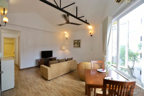 Apartment for rent in Linh Lang st, Ba Dinh, spacious living room, wooden floor 17