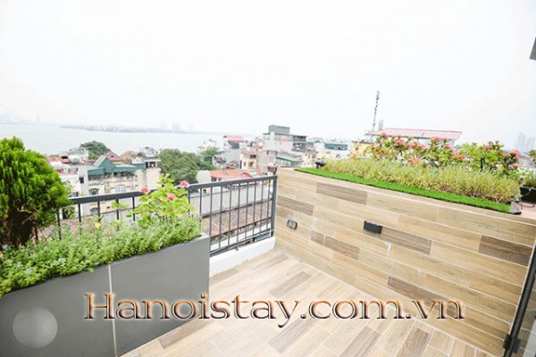 ATTRACTIVE & AMAZING BRIGHT APARTMENT in BA DINH District -