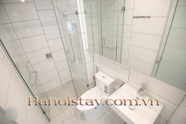 ATTRACTIVE & AMAZING BRIGHT APARTMENT in BA DINH District -