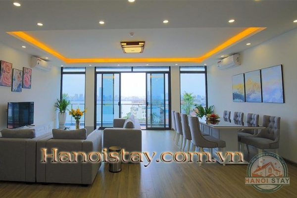 Beautiful Lake View 2 Bedroom Apartment In Xuan Dieu Str, Tay Ho 1