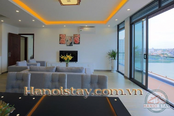 Beautiful Lake View 2 Bedroom Apartment In Xuan Dieu Str, Tay Ho 2