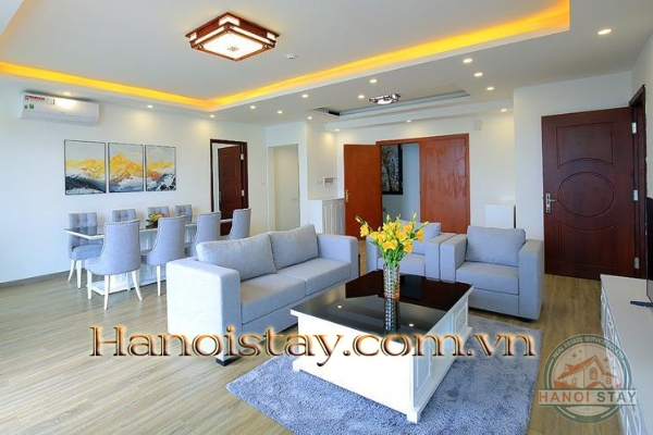 Beautiful Lake View 2 Bedroom Apartment In Xuan Dieu Str, Tay Ho 3