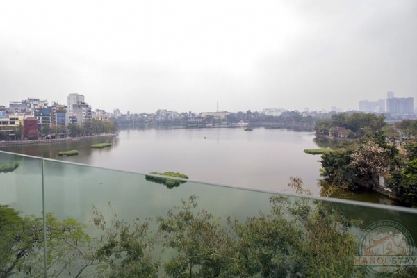 Beautiful Lake View & Modern 02 BR Dulplex Apartment for rent in Truc Bach Area, Ba Dinh 10