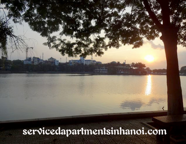 Beautiful lake view serviced one bedroom apartment in Truc bach area. 1