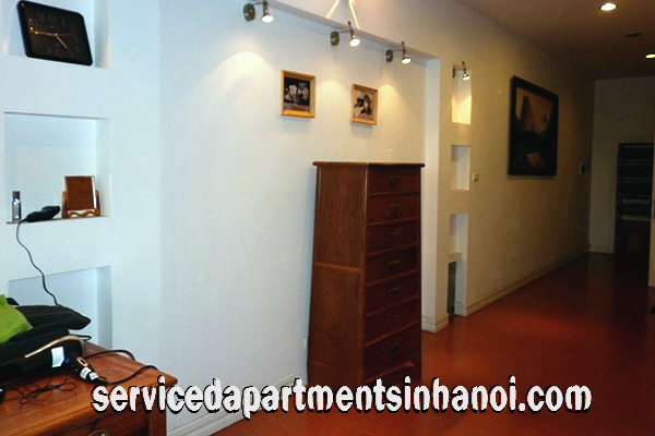 Beautiful one bedroom apartment with Truc Bach lake view, Ba Dinh 3