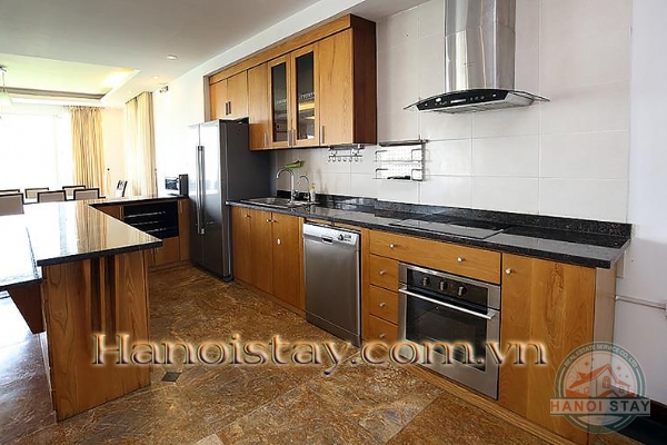 Beautiful & Spacious Lake View 3 Bedroom Apartment For Rent In Quang Khanh Str, Tay Ho 6