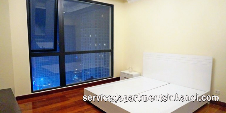 Beautiful Two bedroom Apartment for rent in Vinhomes Royal CIty 4
