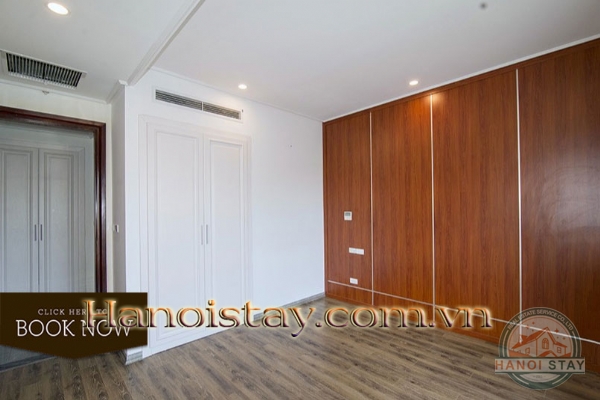 *Beautiful Well Equipped 02 Bedroom Apartment Rental near Truc Bach Lake, Ba Dinh* 11