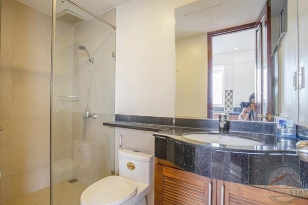 BEST VIEW OF WEST LAKE & TOP FLOOR 03 BR APARTMENT RENTAL IN QUANG AN Str, TAY HO 19