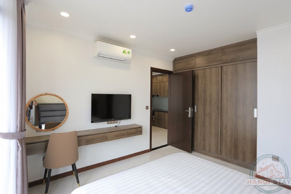 Big Balcony, Nice View & High standard 02 BR Apartment for rent in Truc Bach, Ba Dinh 2