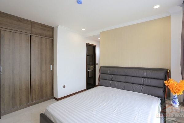 Big Balcony, Nice View & High standard 02 BR Apartment for rent in Truc Bach, Ba Dinh 5