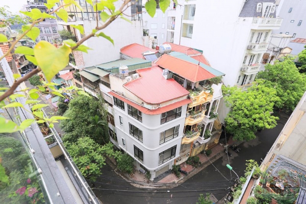 Big Balcony, Nice View & High standard 02 BR Apartment for rent in Truc Bach, Ba Dinh 13