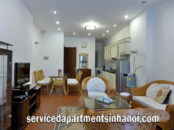 Big one bedroom studio apartment leasing face to Truc Bach lake, Ba Dinh 3