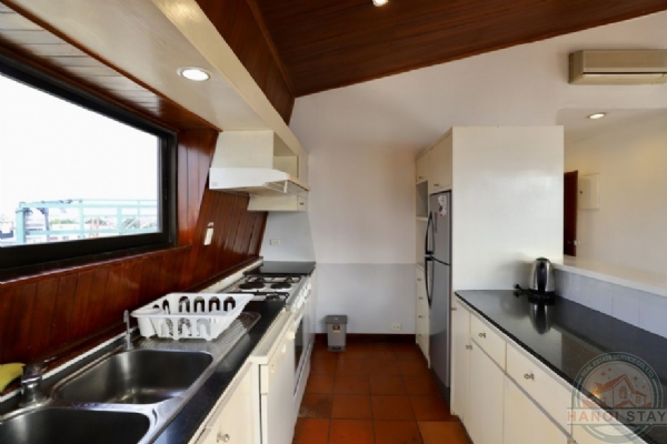Big Terrace and Lake View 02 BR Apartment for rent in Truc Bach Area, Ba Dinh 7
