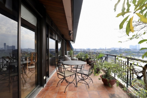 Big Terrace and Lake View 02 BR Apartment for rent in Truc Bach Area, Ba Dinh 8