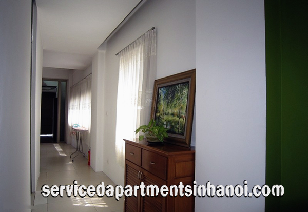Bright and newly renovated apartment rental in Nguyen Truong To st, Ba Dinh 4