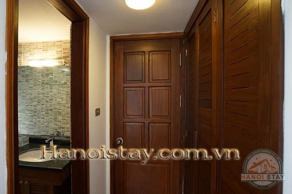 Bright & Modern One Bedroom Apartment Rental in Truc Bach Area, Ba Dinh 5