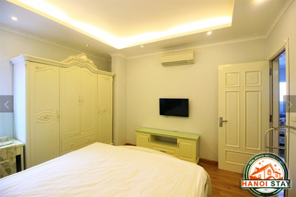 Bright One bedroom Apartment rental in Lang Ha st, Dong Da, High Quality Furniture 7