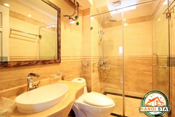 Bright One bedroom Apartment rental in Lang Ha st, Dong Da, High Quality Furniture 8