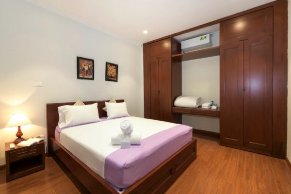 Bright serviced apartment for rent near Cua Nam str, Hoan Kiem 3