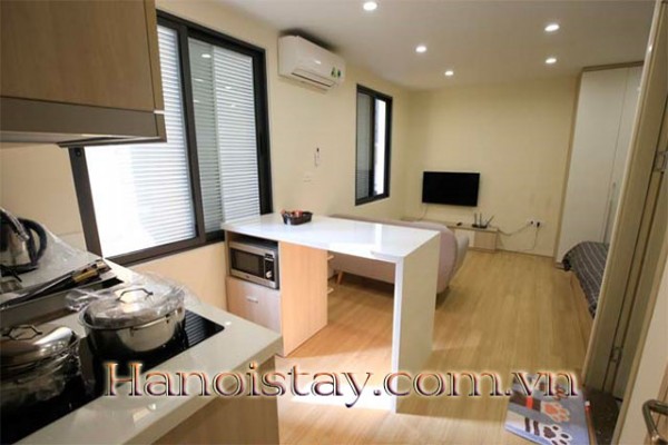 Bright studio for rent in Ngoc Ha str, Ba Dinh, near Bach Thao park 3