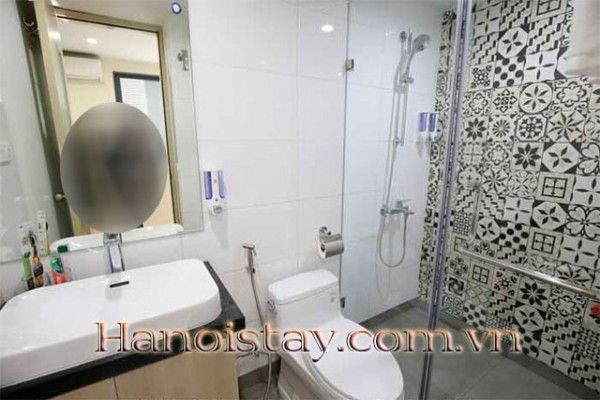 Bright studio for rent in Ngoc Ha str, Ba Dinh, near Bach Thao park 5