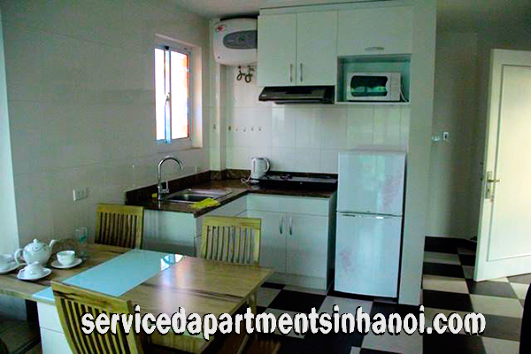 Bright Two Bedroom Apartment for rent in Hoang Hoa Tham Street, Ba Dinh 3