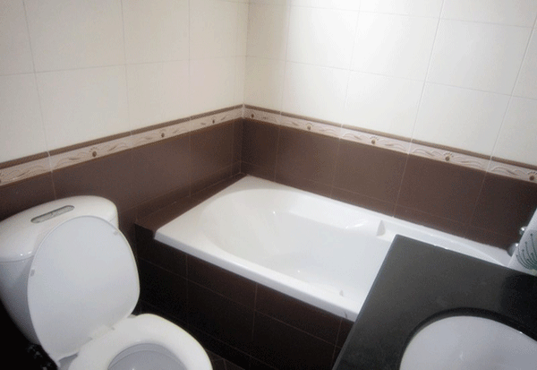 Bright Two bedroom Rental In Xuan Dieu st, Tay Ho, Big Yard, Balcony 11
