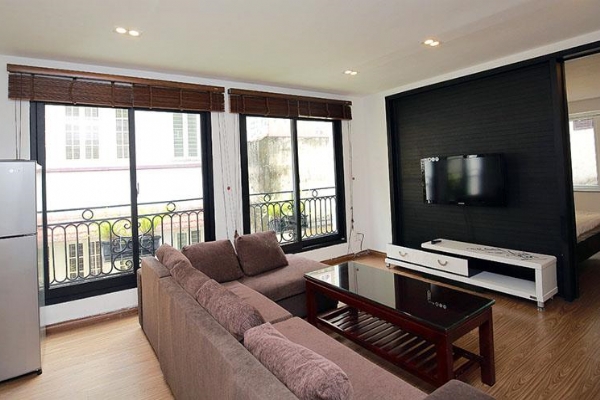 Bright Two Bedroom Apartment Rental in Dang Thai Mai street, Tay Ho