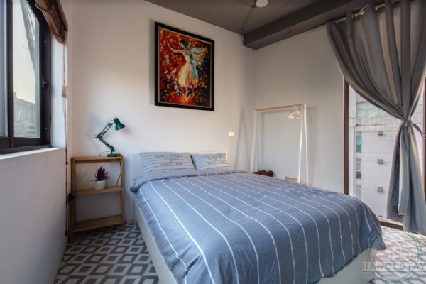 Centrally located, well equipped & lightful 2 BR apartment for rent in Hoan Kiem district 5