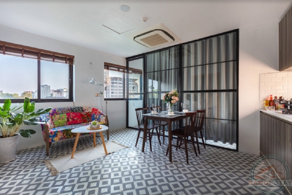 Centrally located, well equipped & lightful 2 BR apartment for rent in Hoan Kiem district 11