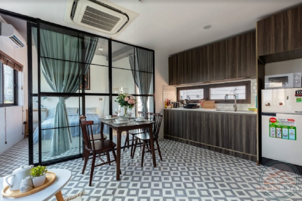 Centrally located, well equipped & lightful 2 BR apartment for rent in Hoan Kiem district 14