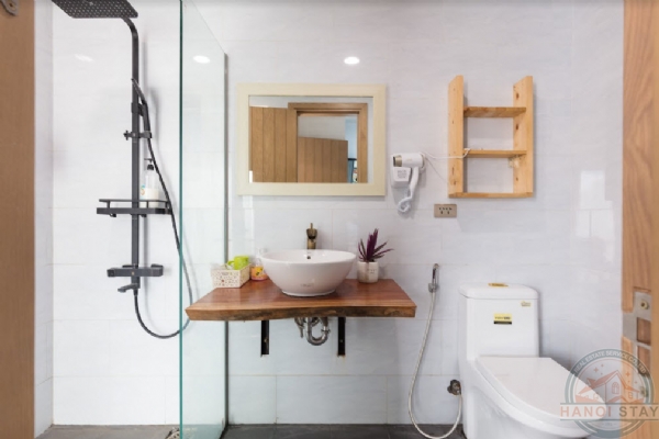 Centrally located, well equipped & lightful 2 BR apartment for rent in Hoan Kiem district 16