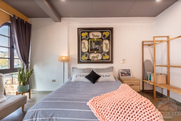 Centrally located, well equipped & lightful 2 BR apartment for rent in Hoan Kiem district 22