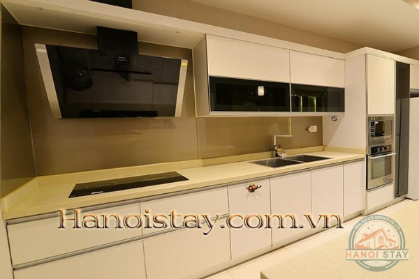 Centrally located, well equipped, stylish 2 Bedroom Apartment Rental in Hoan Kiem 6