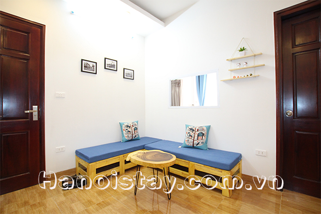 Cheap 2 bedroom Apartment for rent in Lac Long Quan street, Cau Giay 1