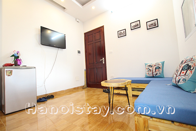 Cheap 2 bedroom Apartment for rent in Lac Long Quan street, Cau Giay 2