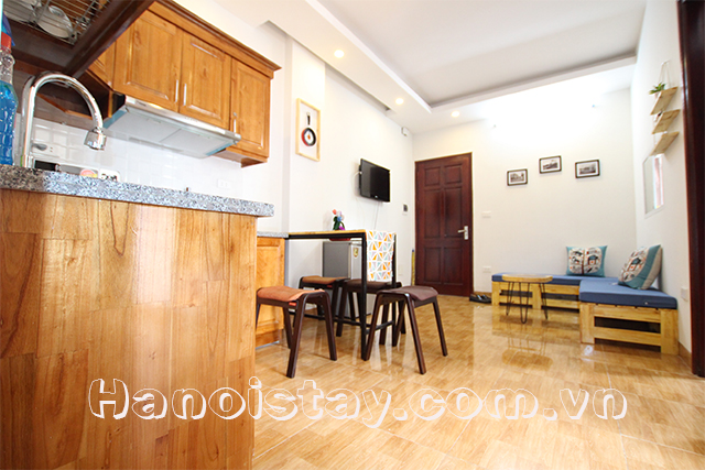 Cheap 2 bedroom Apartment for rent in Lac Long Quan street, Cau Giay 3