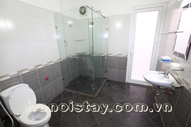 Cheap and Bright 2 Bedroom Apartment Rental in Xuan Dieu street, Tay Ho 10